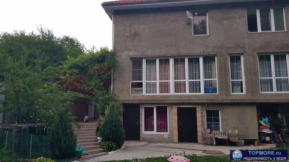 Продается уютный и добротный дом  площадью 250 кв.м. на участке 8 соток. Дом расположен в 15 минутах езды от г.... - 2