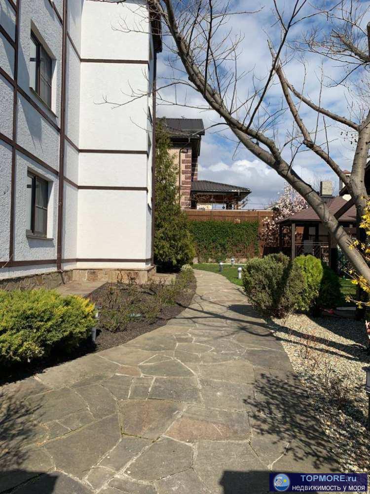 Шикарный дом для отдыха и постояного места жительства рядом с Гольф-клубом.Участок 6 соток с ландшафтным дизайном,...