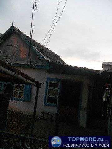 Продается одна сотка земли в 600 метров от пляжа в самом центре Геленджика,старенький дом и времянка,2 заезда,... - 1