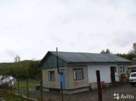 дом расположен в посёлке текос, участок угловой в квартале от трассы