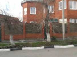 Продаю блочно-кирпичный дом. Строили для себя. На участке есть...