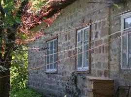 Продается полдома (1995г.постройки) 10 соток, вход отдельный. В...