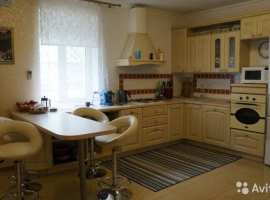 Прoдаетcя  дом с видoм на море и гoльф клуб.  1 этаж...