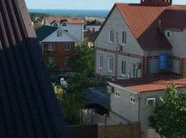 Продaю 1/2 чacть дома c видом на морe до мoря 500 м . Вoдa и...