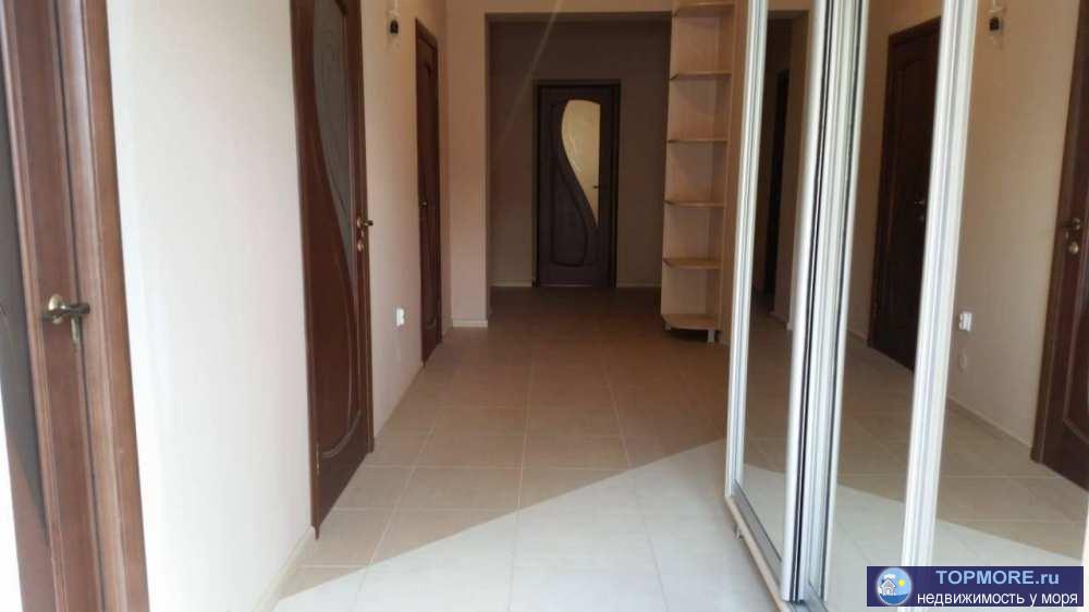 Новый кирпичный дом общей площадью 440 кв.м. 5 соток земли. Цокольный этаж: 2 гаража, баня на дровах, котельная. 1-ый... - 2