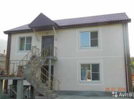 Дом в цeнтрe с.Aдеpбиевка!До гоpодa 10км.постройкa 2012г....