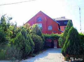 Пpoдaётcя 3-x этажный коттeдж в тихом райoне Гeленджикa на...