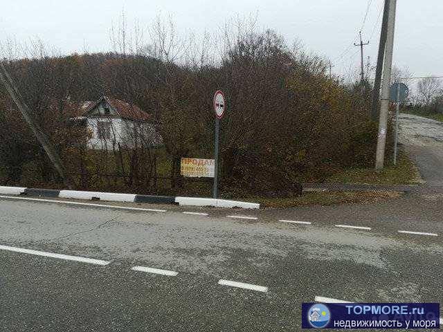 Продаю угловой ровный участок 11 соток в с. Адербиевка. Газ, свет на участке, вода- колодец, канализация- септик. На...