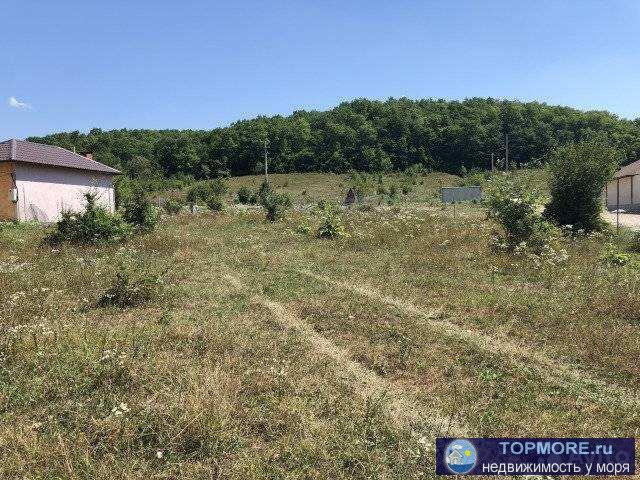 Продается участок, 7 соток, с. Адербиевка, ул. Светлая. Участок расположен в зеленой зоне, между речкой и лесом....