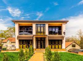 Шикарный особняк!!!
Находится в районе земляничной , площадь дома...