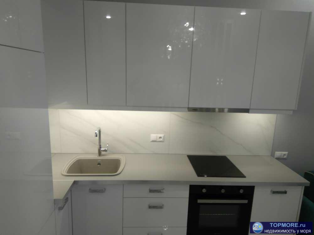 Продается великолепная двух-комнатная квартира в Сочи, буквально у самого моря 200 метров, элитный Жилой Комплекс...