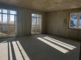 Большая квартира в доме бизнес класса. Шикарный балкон и панорамные...