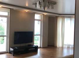 Квартира идеальной планировки: 4 спальни, зона кухни, просторная...