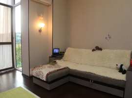 Продается квартира с хорошим ремонтом, мебелью, видом на море. В...