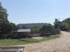 Ровный благоустроенный участок, отсыпан щебнем, капитально...