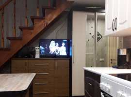 Двух-уровневая квартира с хорошим новым ремонтом: тёплые полы,...