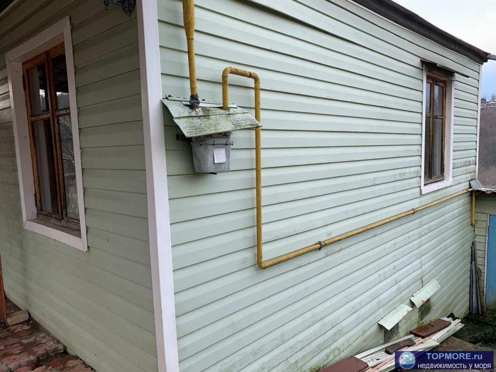 Продается дом на 6 сотках земли ,подключен газ ,электричество ,хороший вид на горы ,рядом с домом остановка ,магазины...