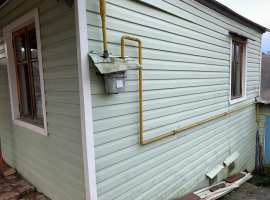 Продается дом на 6 сотках земли ,подключен газ ,электричество...