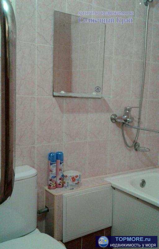 Продаётся 2-х комнатная квартира в курортной части  Анапы. 42 кв.м. Чистый подъезд,  полностью укомплектована...