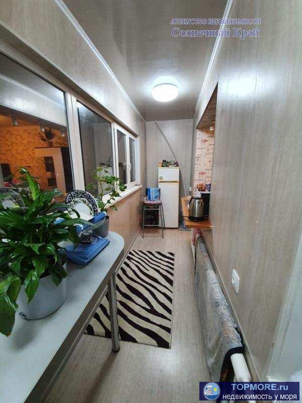 Продается 2-х комнатная квартира в Анапе, на 4 этаже 5-этажного дома. Центральное отопление. Большая лоджия. Хороший... - 1