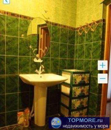 Продаётся просторная, светлая 2-х комнатная  квартира, центр Анапы. 82 кв.м. Окна на 2 стороны (распашонка)....