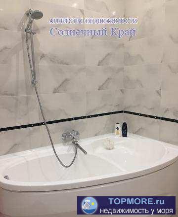 В современном кирпичном доме Анапы продаётся уютная 1-комнатная квартира, 62 кв.м.  Красивый, качественный ремонт из... - 2