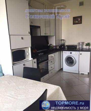 Продается 1-комнатная квартира в городе Анапа. 42 кв.м. Сделан хороший ремонт, есть лифт, квартира теплая. Во дворе... - 2