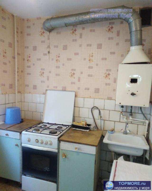 Продается  3-х комнатная квартира в городе Анапа. 60 кв.м. Одна комната проходная.  Дом расположен в уютном, зеленом,... - 1