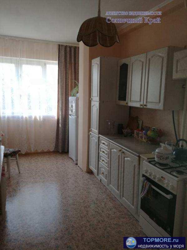 Продаётся 3-х комнатная квартира в г.Анапа. 70 кв.м. Центр, напротив летней эстрады, с ремонтом. 3 этаж 12 эт. дома....