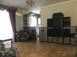 Сдается  просторная, теплая  квартира.

Центр Севастополя.

Для...