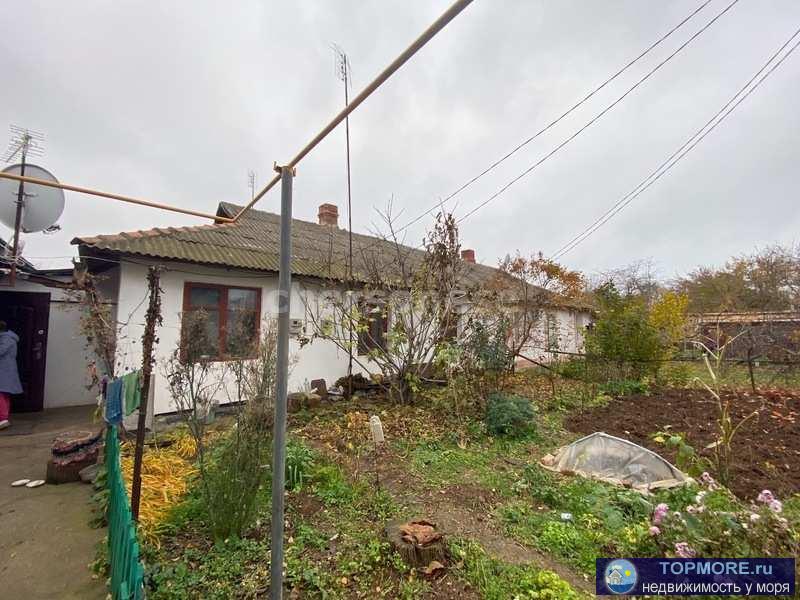Продаётся одноэтажный многоквартирной дом в п. Андреевка , дом 50 кв. м. 5 соток земли . Продажа срочная! Ремонт...