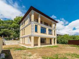 Продается дом с гаражем в поселке Горный, Ялтинский городской...