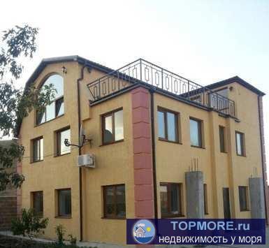 Продаётся садовый дом 296 кв.м., 20 соток в пгт Коктебель, СПК Кипарис. На участке своё озеро и сад.