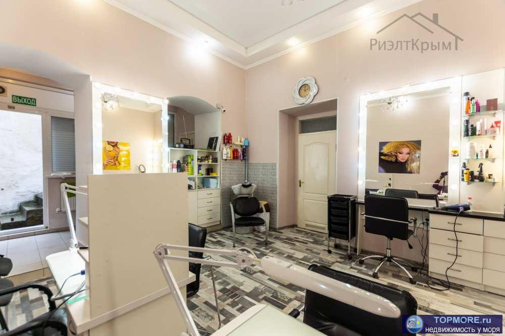 Сдам помещение под салон красоты в центре г. Симферополь. Хороший ремонт. Полностью оборудованные места для мастеров:... - 1