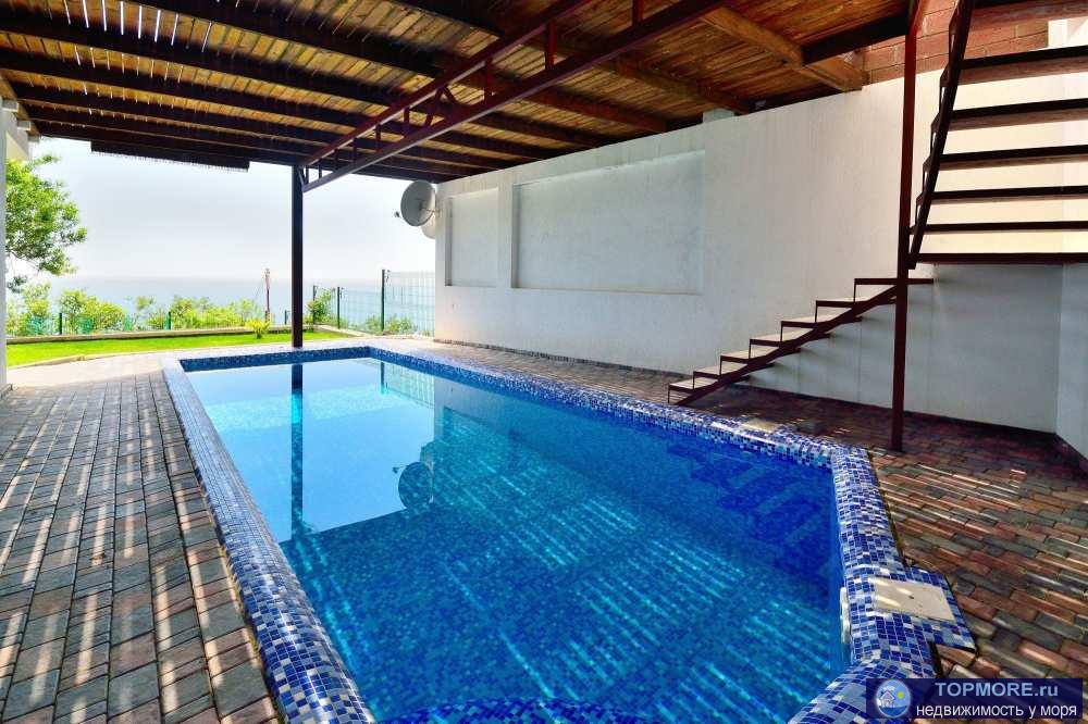 Продам дом общей площадью 226 м/2 на участке 5 соток, в пгт Никита, Ялта. Дом расположен 150 м. над трассой Ялта -... - 1