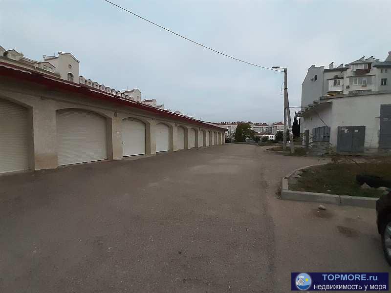 Гараж каменный 16 м2 на пр-те Античный, 1-А Продается отличный каменный гараж 16 м2 на пр-те Античный, во дворе... - 2