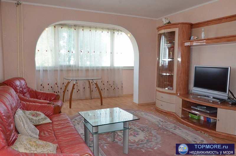 Продаётся уютная трехкомнатная квартира на пр-те Генерала Острякова, дом 112, остановка Переход.   Расположена... - 1