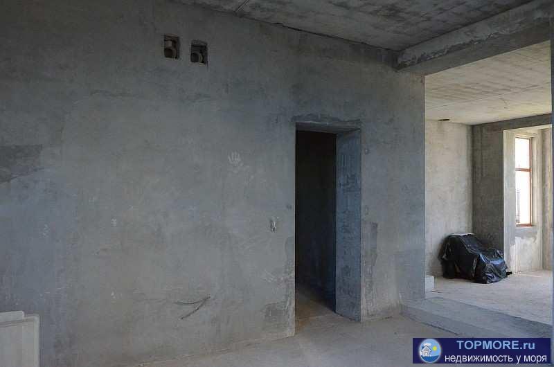 Новый дом на берегу моря в Севастополе, наб. А. Первозванного, дом 16. Дом 2-х этажный, 300 м2. В доме 4 комнаты,... - 25