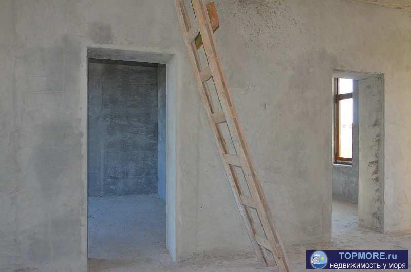 Новый дом на берегу моря в Севастополе, наб. А. Первозванного, дом 16. Дом 2-х этажный, 300 м2. В доме 4 комнаты,... - 47