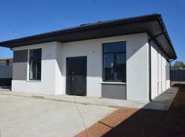  

Продается новый дом 100 м2 с частичным ремонтом и подключенными...