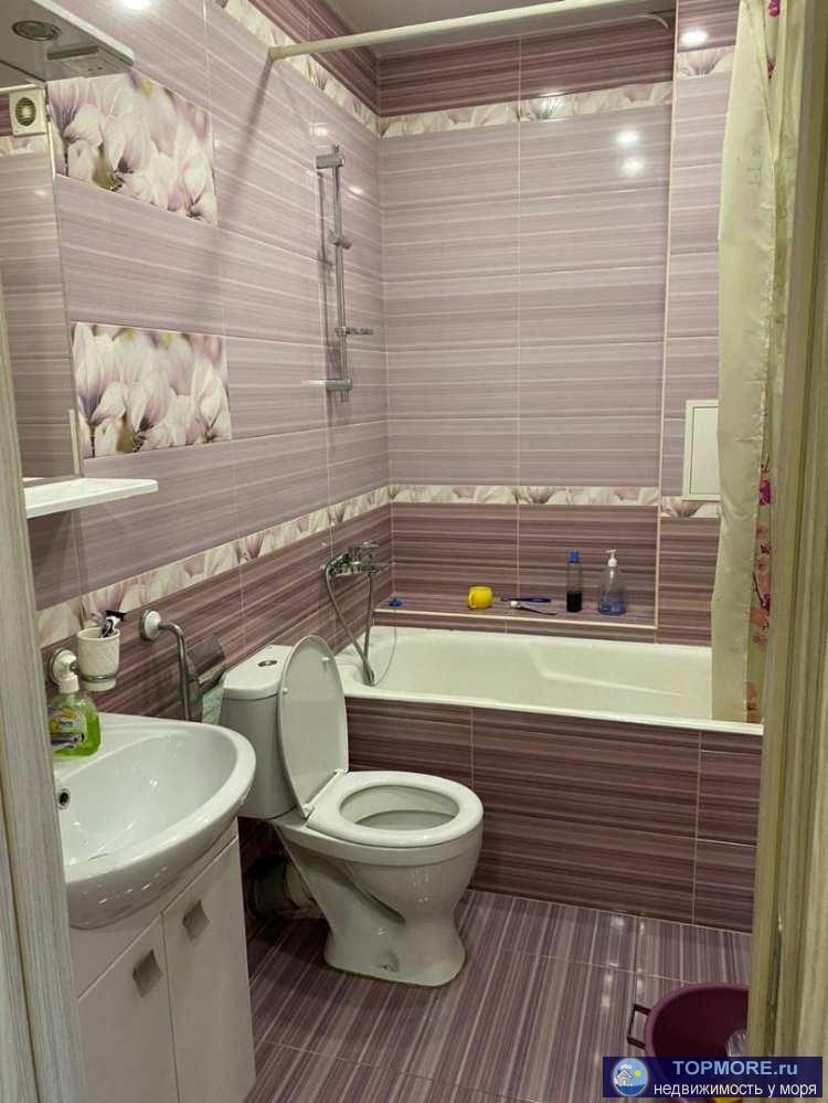 Однокомнатная квартира, с ремонтом, мебелью и бытовой техникой, море в шаговой доступности. - 2