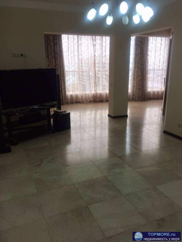 Отличная  квартира с потрясающим видом на море! Квартира очень просторная и светлая, с правильной планировкой : две... - 2