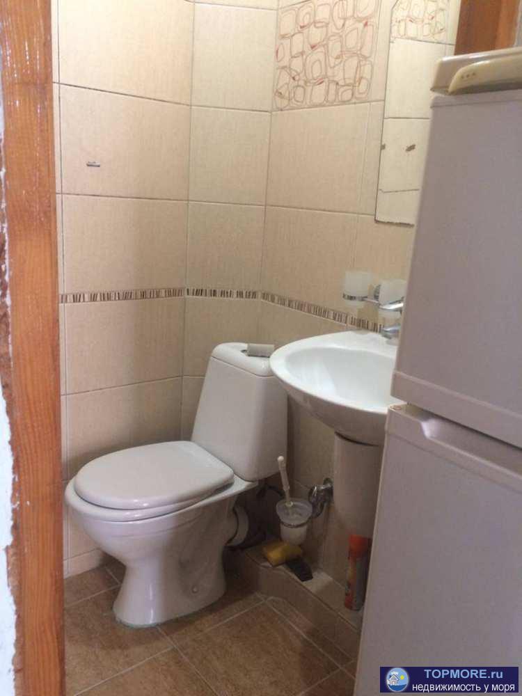 Продается 3х. этажный жилой гараж в п.Лазаревское.Первый этаж кухня,второй,третий с ремонтом.Все центральные... - 1