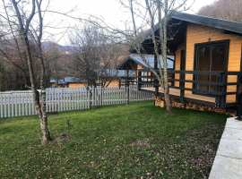 Продаю дом расположенный в 10 минутах езды нв автомобиле до центра...