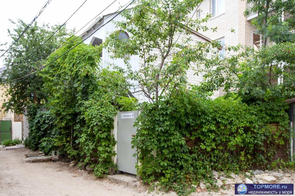 Предлагаем для проживания в Коктебеле, напротив аквапарка, двухэтажный коттедж (по одному двухкомнатному... - 1