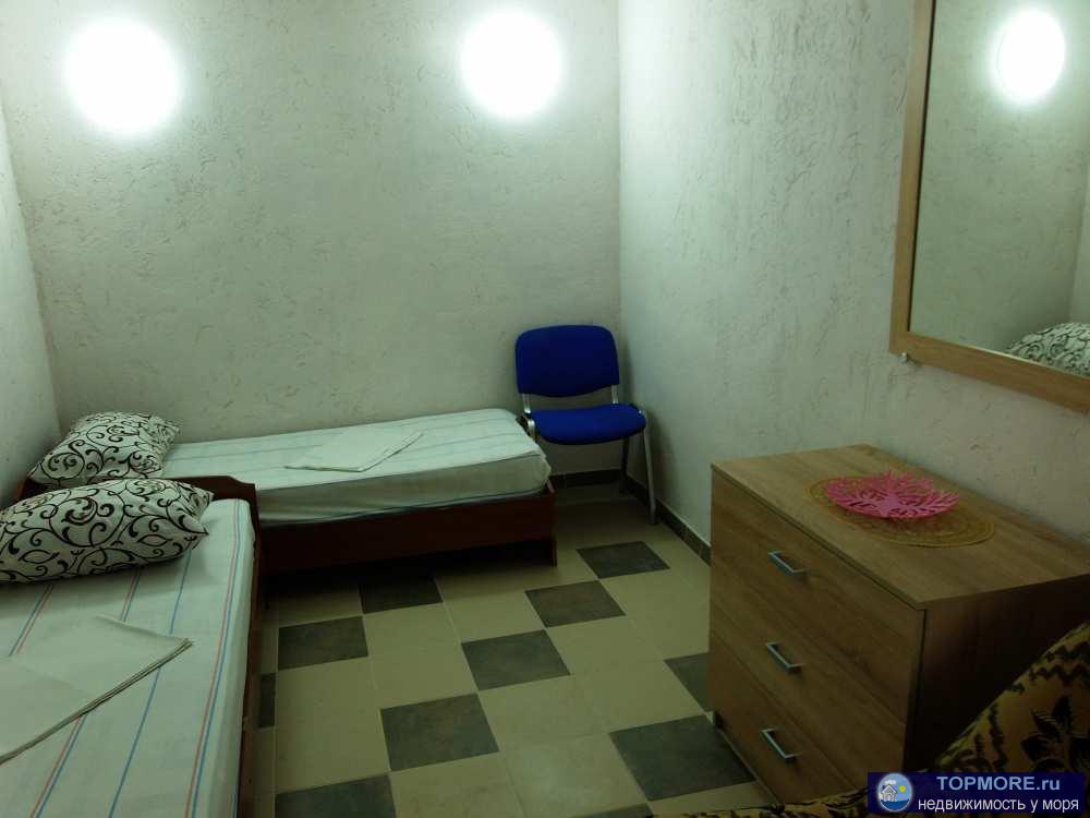 Предлагаем для проживания в Коктебеле, напротив аквапарка, двухэтажный коттедж (по одному двухкомнатному... - 25