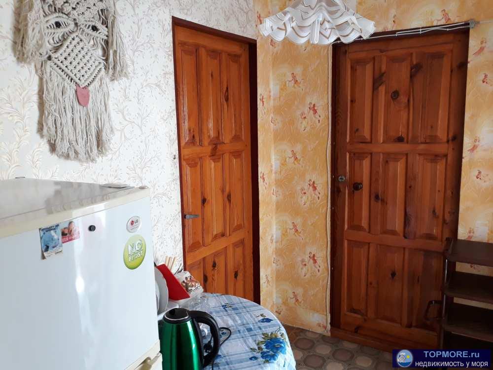 Предлагаем для проживания в Коктебеле, напротив аквапарка, двухэтажный коттедж (по одному двухкомнатному... - 45