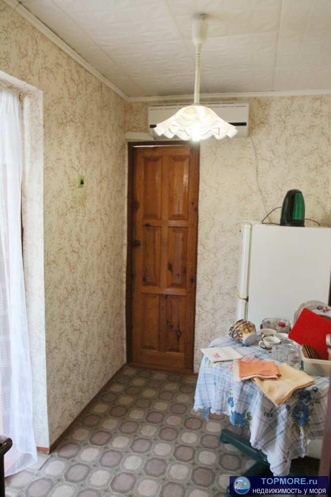 Предлагаем для проживания в Коктебеле, напротив аквапарка, двухэтажный коттедж (по одному двухкомнатному... - 50