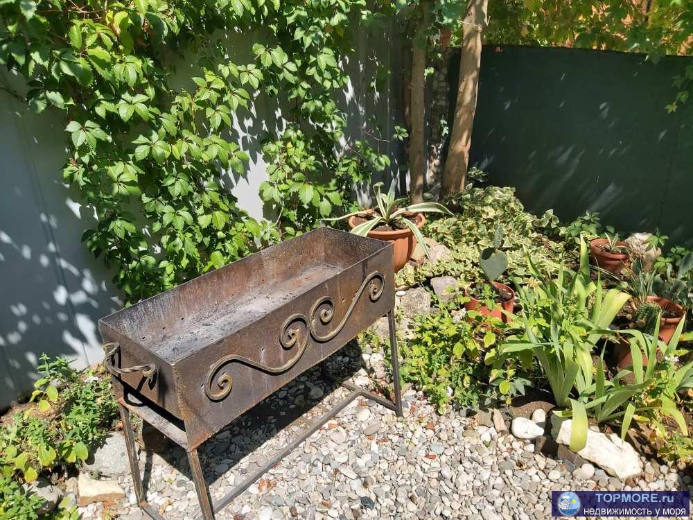 Предлагаем для проживания в Коктебеле, напротив аквапарка, двухэтажный коттедж (по одному двухкомнатному... - 7