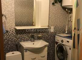 Cдамётся двухкомнатная  кваpтиpа на проспeкте Гeнерала Острякoва....